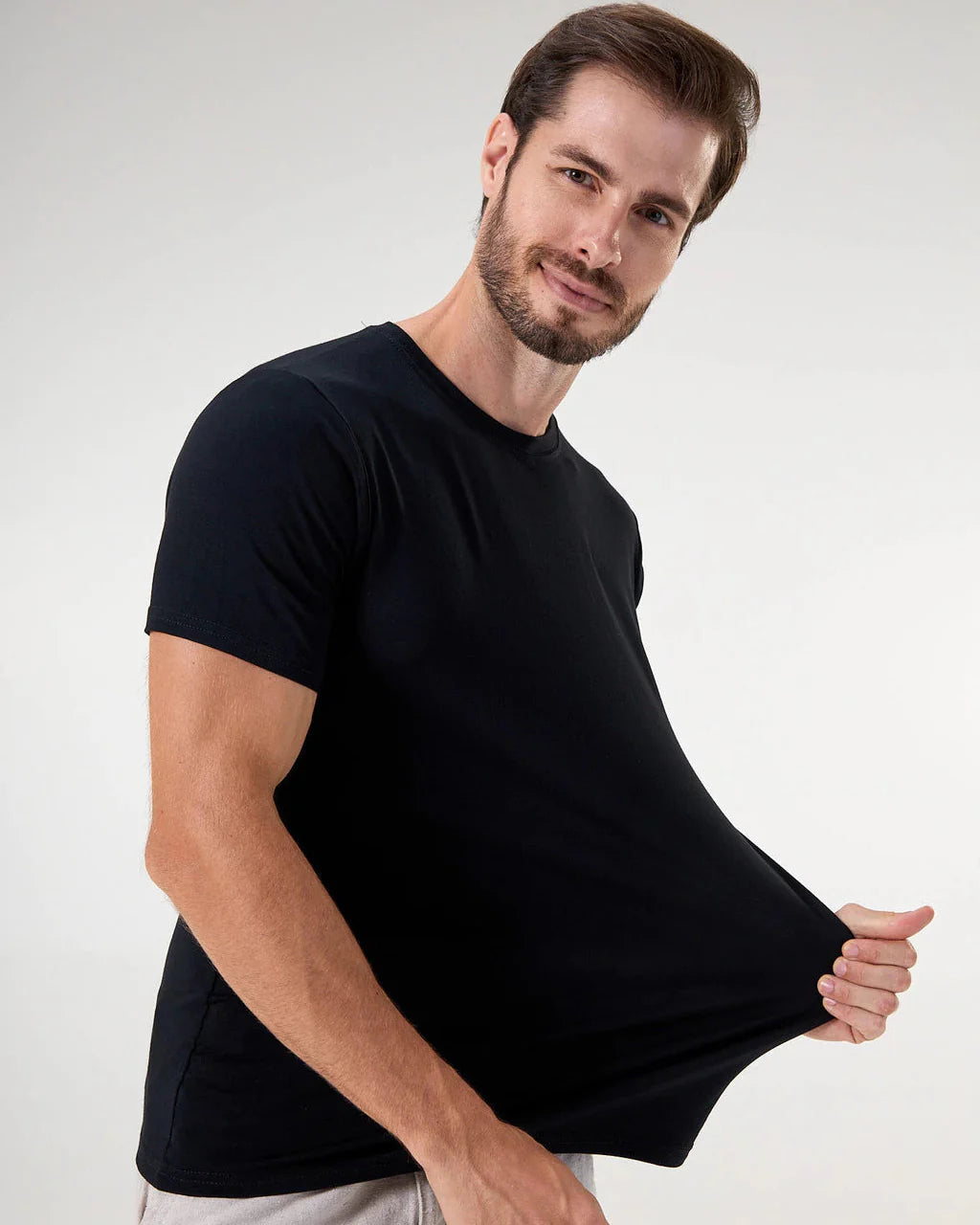 Kit 5 Camisetas Básicas + 3 Bermudas Masculinas