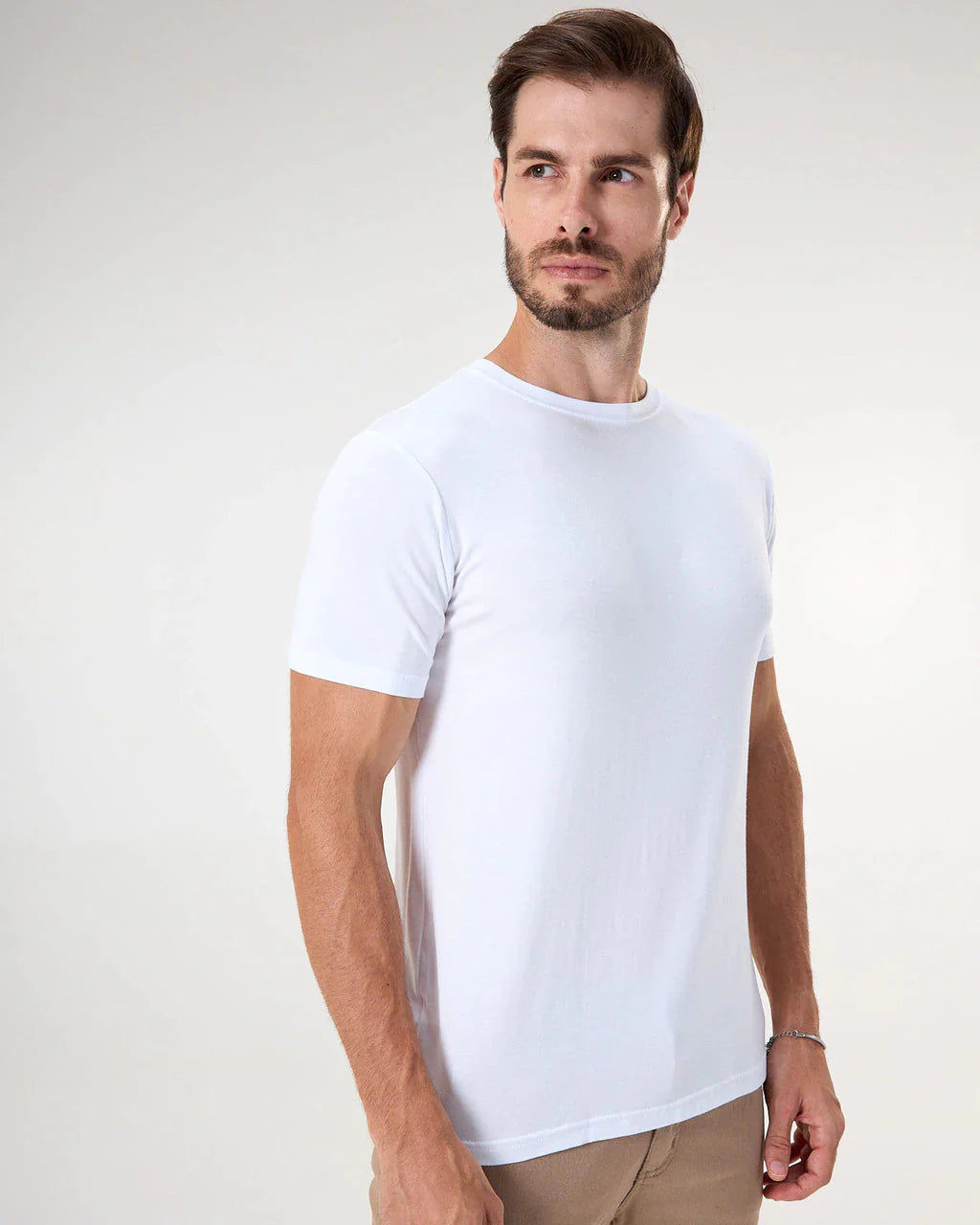 Kit 5 Camisetas Básicas + 3 Bermudas Masculinas